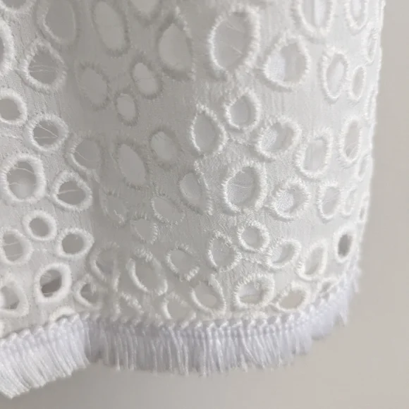 LILLY PULITZER LILLETTE TOP WHITE EYELET NWT Size Small - Picture 4 of 8